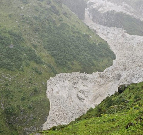 मुस्ताङमा फेरि हिमपहिरो