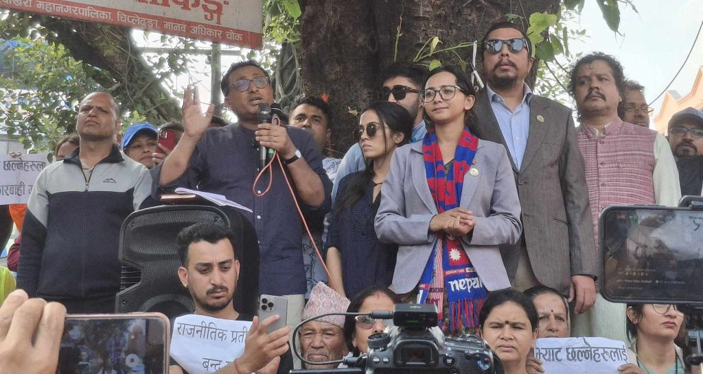 रास्वपाका नेताविरूद्ध अदालतको अवहेलनासम्बन्धी निवेदन दर्ता   गर्न आदेश
