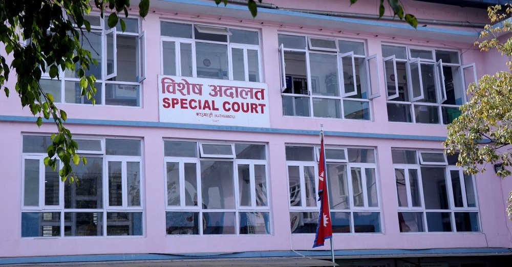 प्रमुख प्रशासकीय अधिकृत ध्रुवप्रसाद सापकोटा घुस्याहा ठहर